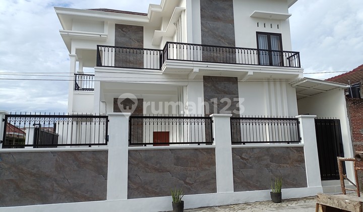 Rumah Kanigoro Blitar Dijual,,,, Rumah Baru Dekat Pemkab Dan Aloon Aloon Kab Blitar Full Furnished Exclusive Kanigoro Blitar Di Perumahan Kanigoro Indah, Jl. Tangkuban Perahu, Kanigoro, Kanigoro, Blitar, Jawa Timur, Indonesia, 66171, Kanigoro 2