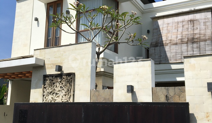 Villa Murah Modern Minimalis Lokasi Dekat Pantai Di Bali