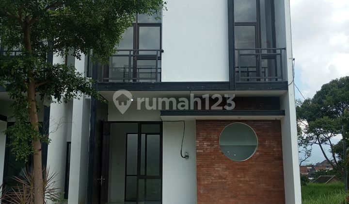 RUMAH MEWAH 2 LANTAI BERLOKASI STRATEGIS DI BURING DIJUAL MURAH  1