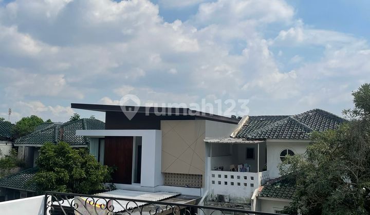 Rumah 2 Lantai Model American Classic Lingkungan Asri 2