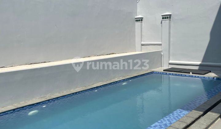 Modern Classic Lingkungan Asri View Golf dan Gunung