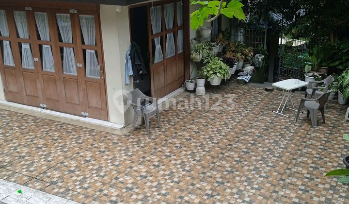 Rumah Minimalist Modern Semi Furnish Gasebo Dan Kolam Renang