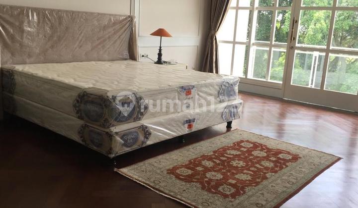 Bergaya Contemporer Shm View Pegunungan Dan Lap Golf  2