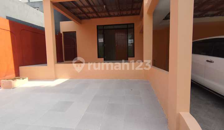 Modern Minimalist House for Rent Near Sentul City Center 2