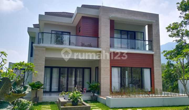 Rumah 3 lantai Bagus Furnished HGB dengan view yang menarik 2