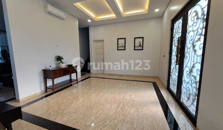 shm kolam renang lift dan view pegunungan di Sentul City, Bogor 2