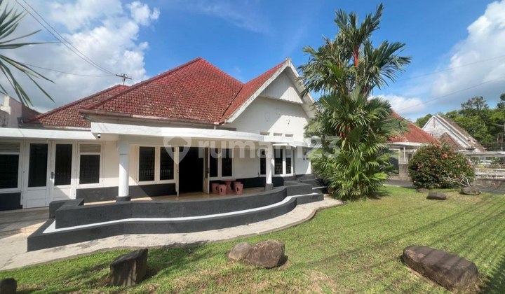 Rumah Vintage Holland Style Ijen Tengah Kota Malang Lt 900m² Shm 45m Nego