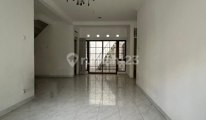 Rumah Dengan Komplek Jalan Yang Besar Siap Huni, Bersih Dan Nyaman Dengan Kt 5+1 Km 3+1 Sertifikiat Shm Di Bintaro Sektor 3 Rumah Dengan Komplek Jalan Yang Besar Siap Huni, Bersih Dan Nyaman Dengan Kt 5+1 Km 3+1 Sertifikiat Shm Di Bintaro Sektor 3