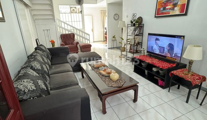 Rumah Bersih di Bintaro Sektor 2, sudah SHM 2 Lantai dengan KT 3+1 KM 2+1.