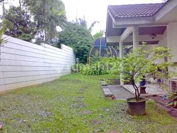 Rumah Cantik 2 Lantai Siap Huni Lokasi Nyaman dan Asri  2