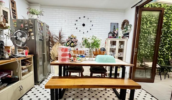 Rumah Siap Huni di Bintaro Sektor 9 Posisi Hook