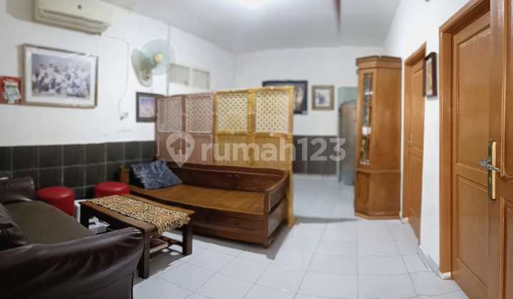 Rumah Tinggal dan Kos Kosan 2 Lantai Siap Huni. dengan Hunian Nyaman dan Asri @Kebayoran Baru, Jakarta Selata.