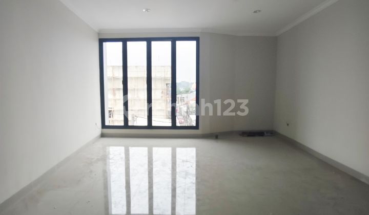 Ruko 4 Lantai Di Jalan Utama Jakarta Selatan*
