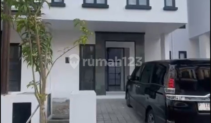 Disewakan Rumah Baru Gress Dian Istana 2LT luas 149m 3KT Wiyung Surabaya Barat 1
