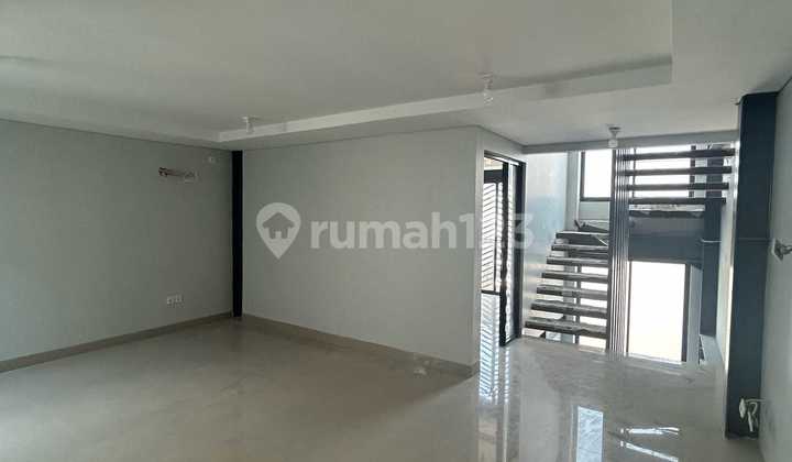 Royal Park Residence 2