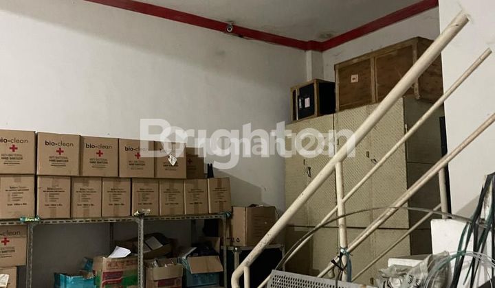 For sale: 2 adjacent 3-story shop houses. 2