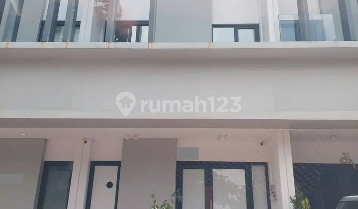 Ruko Moca Centra Dian Istana Dekat Graha Famili, Dekat Pakuwon Mall, Dekat Mcd