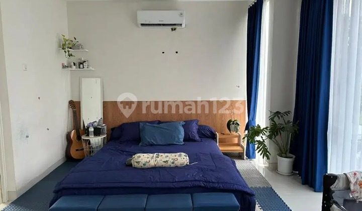 Rumah Grand Pakuwon Dekat Foodjunc Sewa Rumah Grand Pakuwon Dekat Foodjunction, Dekat Tandes LT 90 LB 72 Dimensi 6X15 Kt 3 Km 2 SHM 2Lantai Furnished Siap Huni Harga 75Jt/Th (Nego)Tion, Dekat Tandes 2