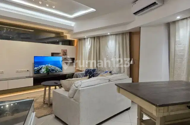 Apartemen Waterplace Selangkah ke Pakuwon Mall Ptc, Dekat Spazio Office Tower 2