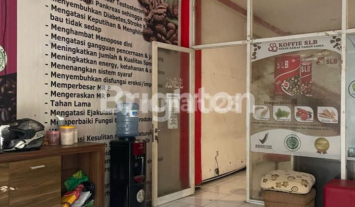 For sale: 2 adjacent 3-story shop houses. 1