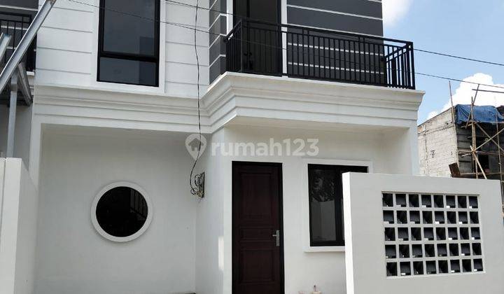 Rumah Keren Dua Lantai Dekat Stasiun Depok Lama Rumah Keren Dua Lantai Dekat Stasiun Depok Lama