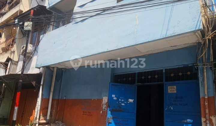 Dijual : Rumah Kos-an 45 Kamar, Tersewa Penuh (income 50 Jt/bln) Di Pejagalan, Jakarta Utara Dijual : Rumah Kos-an 45 Kamar, Tersewa Penuh (income 50 Jt/bln) Di Pejagalan, Jakarta Utara