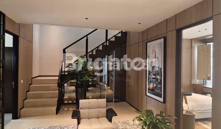 Luxury 3-Story House Prime Location & Promising Investment 2