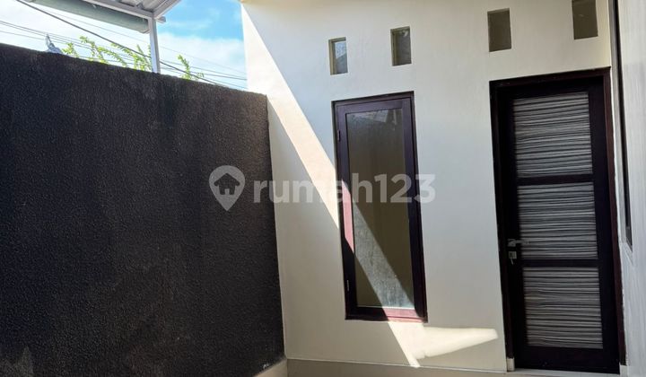 Rumah 2 Lantai di Lingkungan Aman dan Strategis Rumah 2 Lantai di Lingkungan Aman dan Strategis