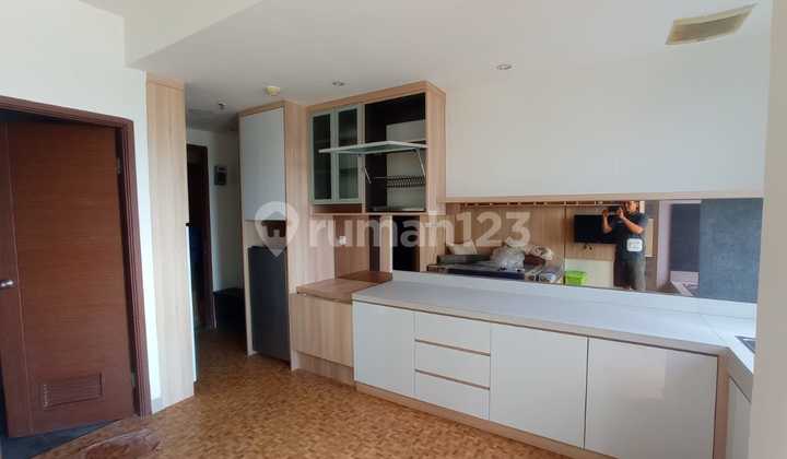 Luxury Apartment at Sudirman Suite, Studio Plus type, move-in ready, 24-hour security with CCTV, in the city center, fully furnished. 2