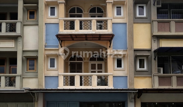 Ruko 3½ Lantai SHM - Siap Usaha, Interior Sudah Jadi, Depan Sekolah Bpk Penabur