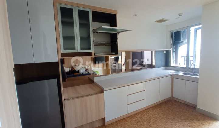 Apartement Lux di Sudirman Suite tipe Studio Plus siap pakai, aman 24 jam cctv, di pusat kota, Full Furnished