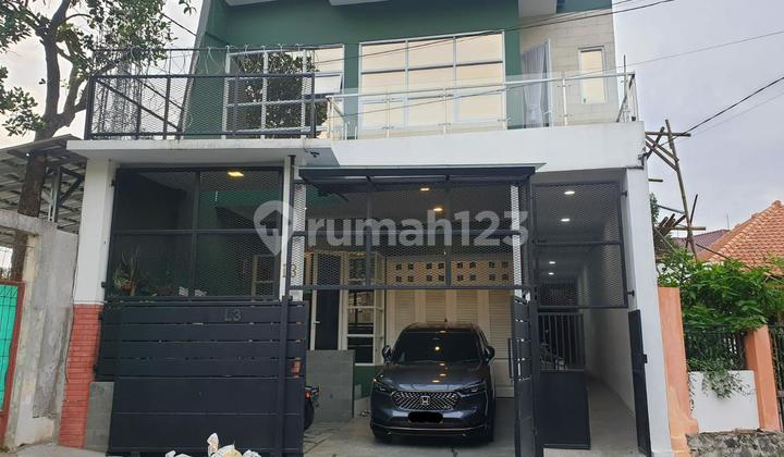 Rumah 3 Lantai Di Kebon Jeruk Jakbar Dekat Tol Kebon Jeruk