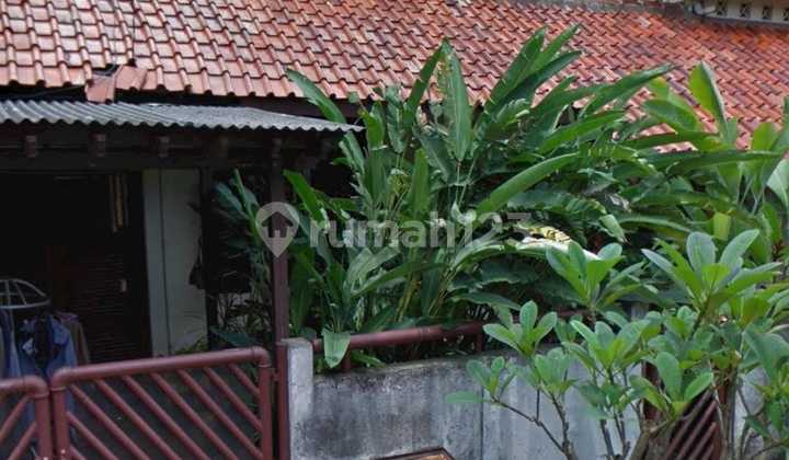 Hook House in Tangkas Permai Housing, Pesanggrahan, South Jakarta, Near Petukangan Busway Stop 2