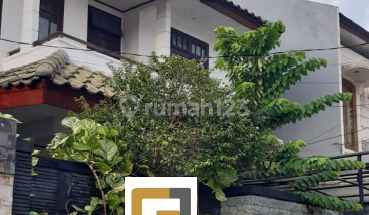 Rumah Strategis Dekat Senopati Kebayoran Baru Jakarta Selatan Rumah Strategis Dekat Senopati Kebayoran Baru Jakarta Selatan