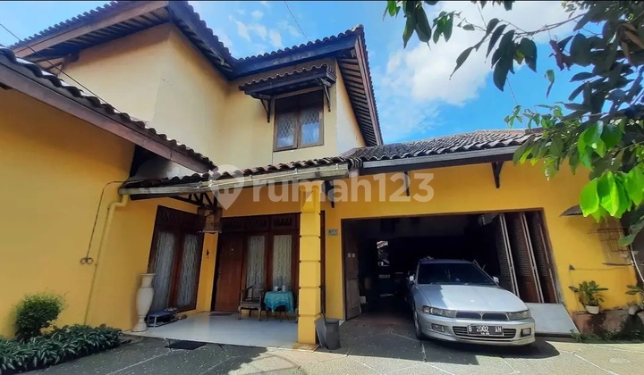 Selling a Strategic, Comfortable, Green House in Srengseng, Kembangan, Jakarta 2