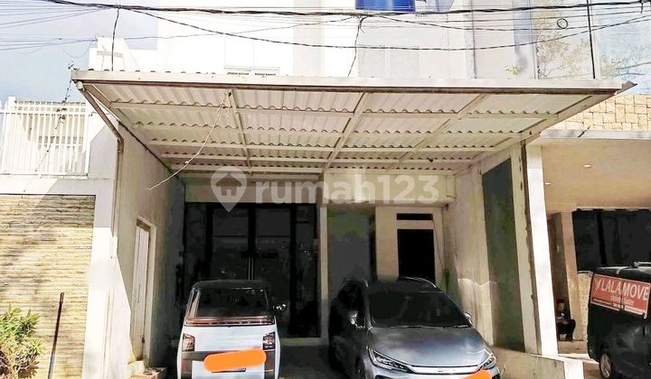 Selling Strategic House in Residence Pesanggrahan Housing, South Jakarta Selling Strategic House in Residence Pesanggrahan Housing, South Jakarta