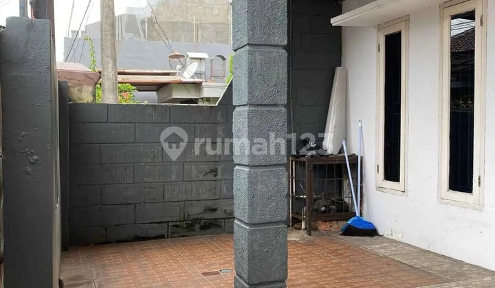 Rent a Flood-Free Joglo House in Kembangan, West Jakarta 2