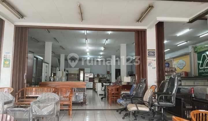 Rent a 3-Story Strategic Shop House on HOS Cokrominoto Street, Ciledug, Tangerang 2