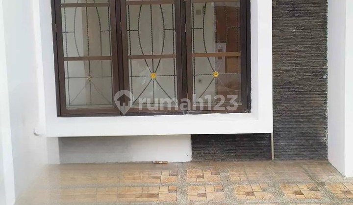 House for Rent in Celesta Graha Raya Cluster, Bintaro, South Tangerang House for Rent in Celesta Graha Raya Cluster, Bintaro, South Tangerang