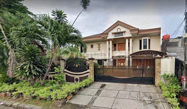 Sell a Strategically Located Luxury House near Kebon Jeruk Toll Road, West Jakarta 2