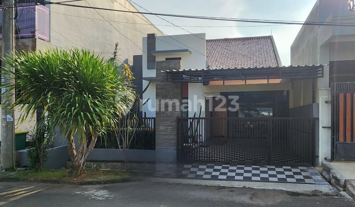 Jual Rumah Bagus Semi Furnish Perumahan Mahkota Simprug Tangerang