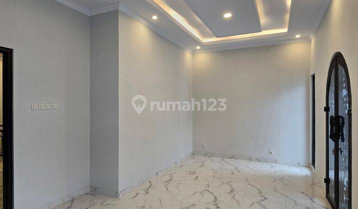 Rumah Mewah Bergaya Klasik Eropa Dalam Cluster Jagakarsa Jakarta Selatan 11
