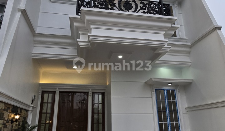 Rumah Cantik Ada Rooftop Dekat Kepintu Tol  2