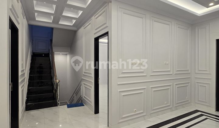 Rumah 3Lt Rooftop Model Amerian Classic Jagakarsa Jaksel 2