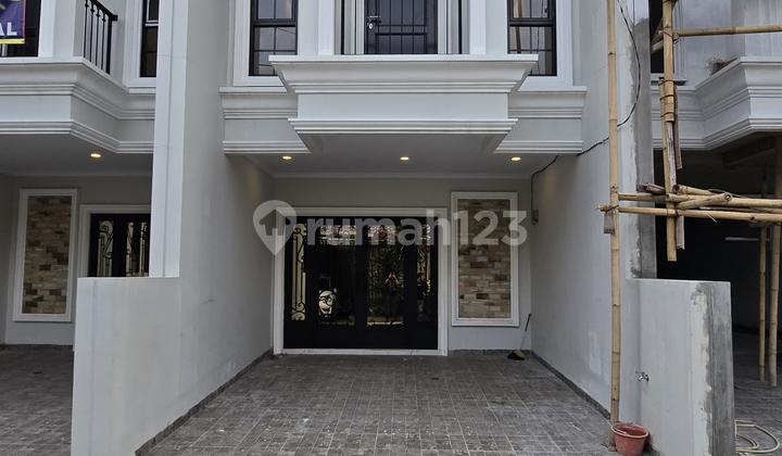 DIJUAL RUMAH MODERN KLASIK Tanah Baru, Depok 