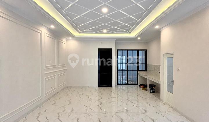 RUMAH DI JUAL , Dekat dengan Perkantoran , Akses mudah , dengan model American Classic 2