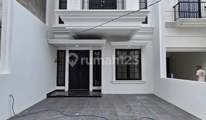 Rumah 2 Lantai Siap Huni Dalam Cluster Jagakarsa