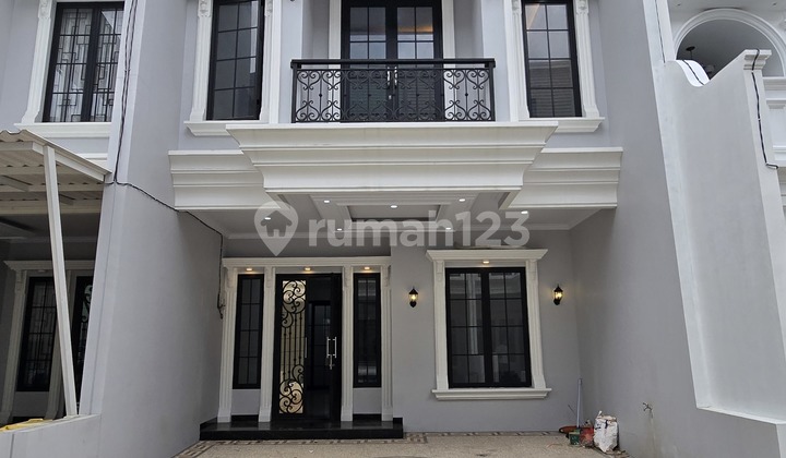 Rumah Bergaya American Klasik Dalam Cluster Dekat Pintu Tol Rumah Bergaya American Klasik Dalam Cluster Dekat Pintu Tol