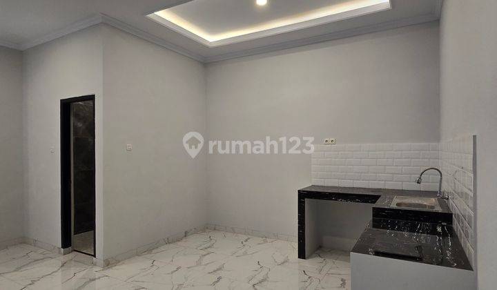 Rumah Mewah Bergaya Klasik Eropa Dalam Cluster Jagakarsa Jakarta Selatan 9