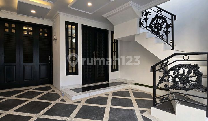 Rumah 3 Lantai Siap Huni Dalam Cluster Pinggir Jalan Jagakarsa 2